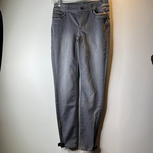 WHBM The Skinny Ankle Jeans 00